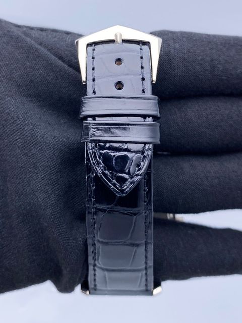 Patek Philippe Calatrava 5227G-010 Image 6